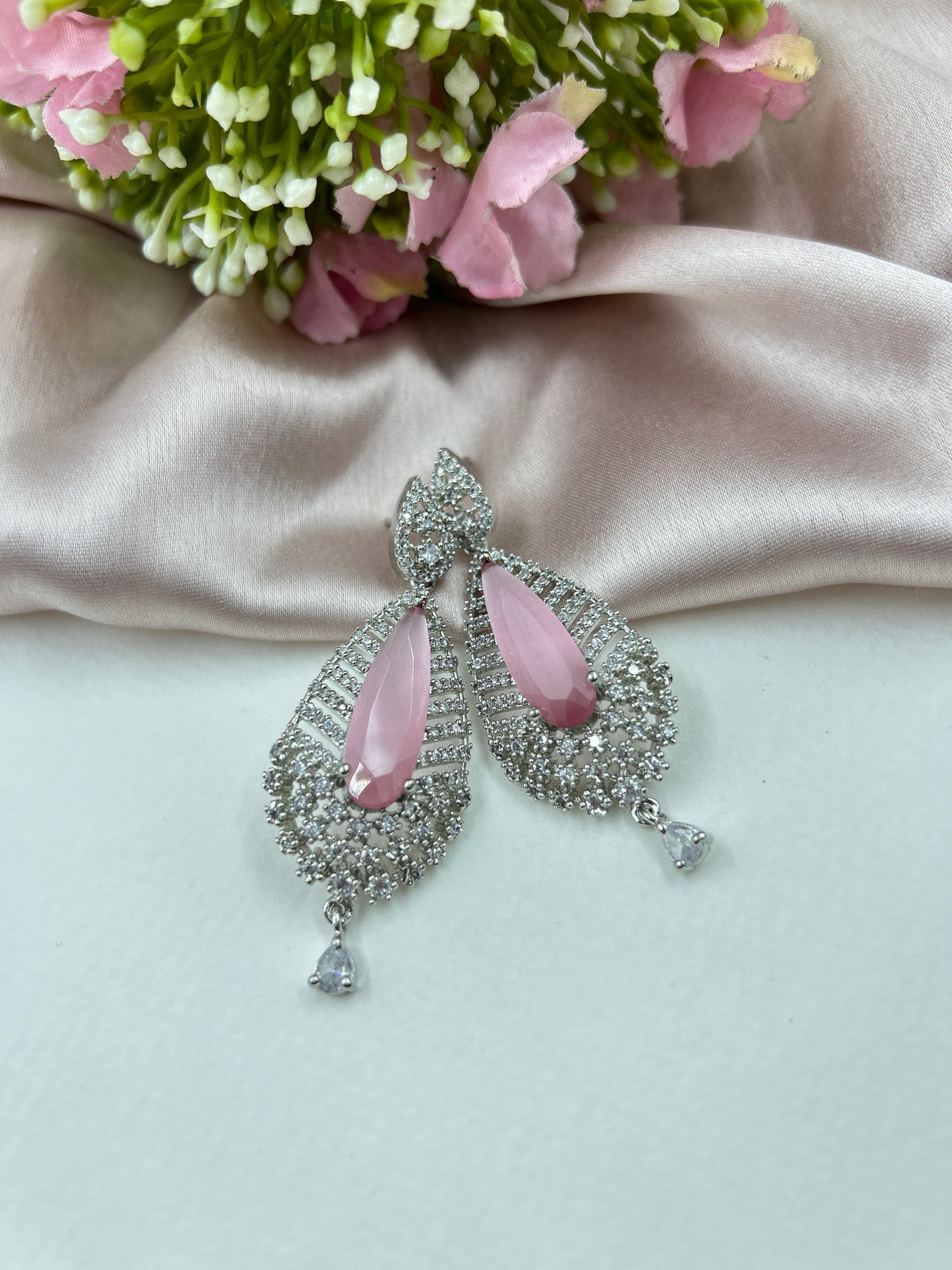 Tanya Earrings : Pink