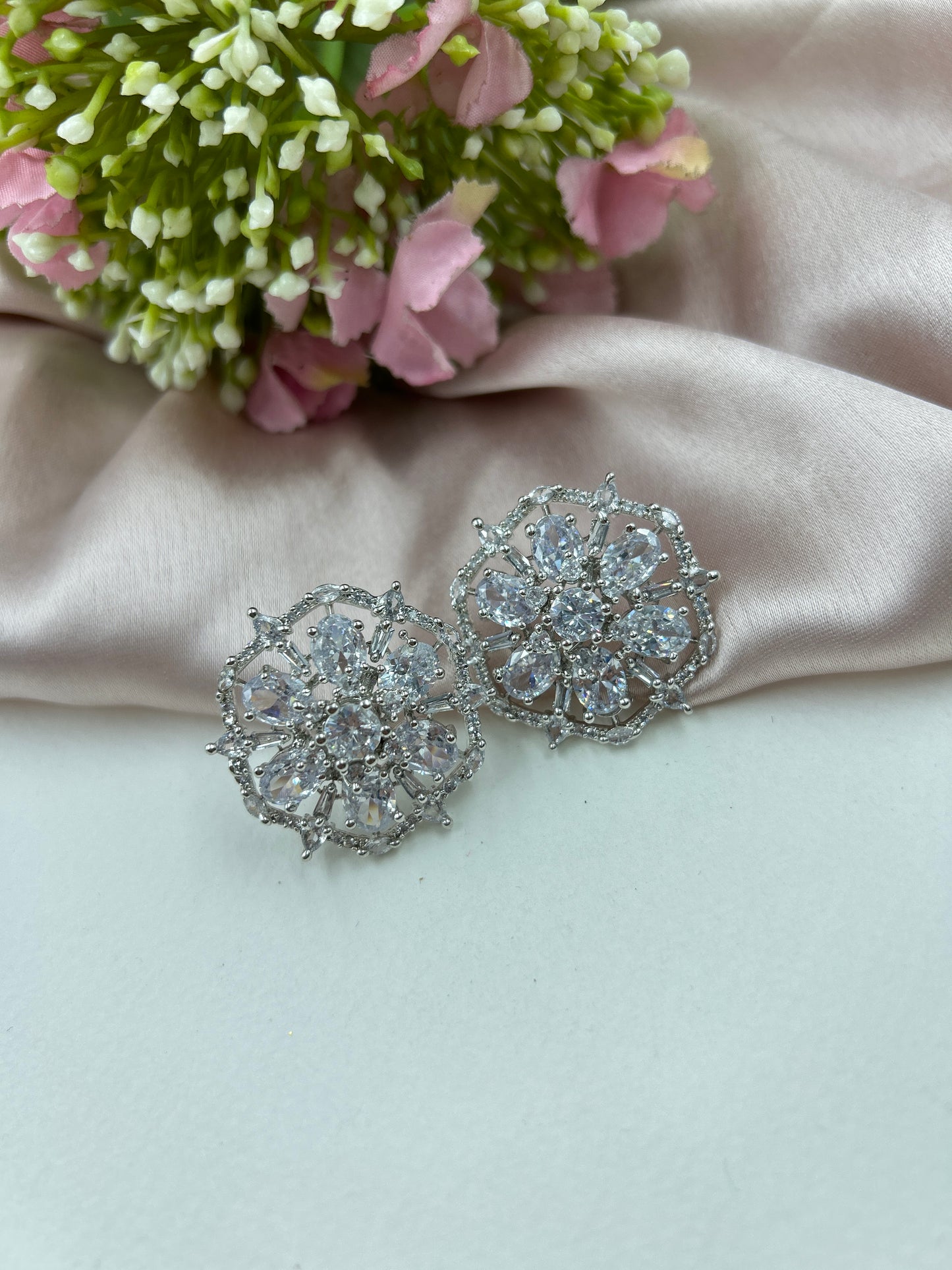 Peehul Earrings : Clear
