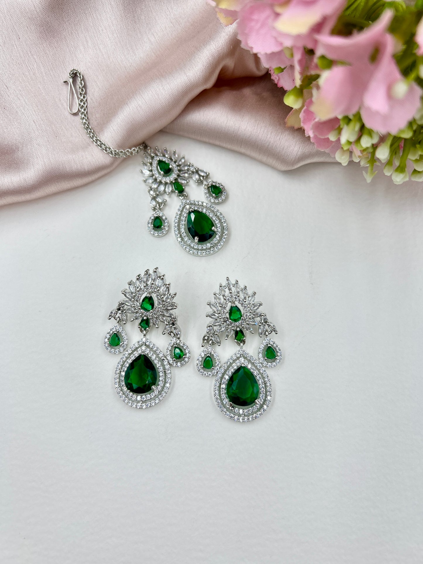 Kavya AD Necklace Set : Emerald (Necklace+Earrings+Maang Teeka)
