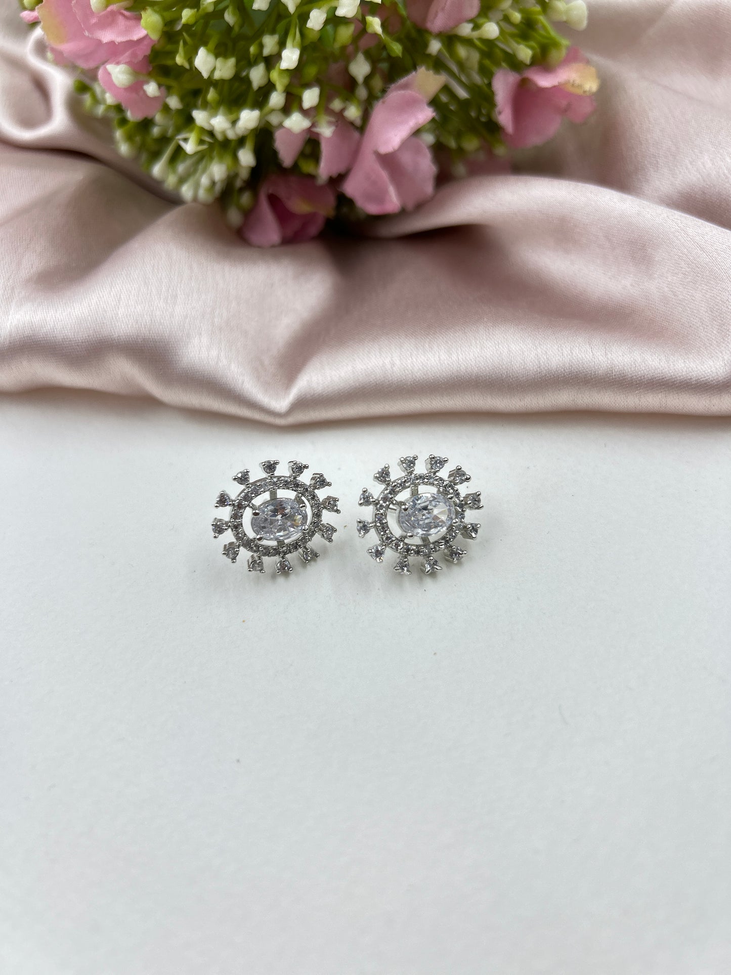 Leena Studs : Clear