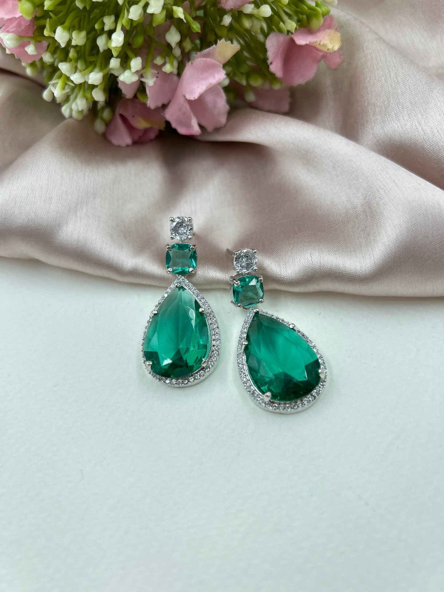 Shyla Earrings : Sea Green