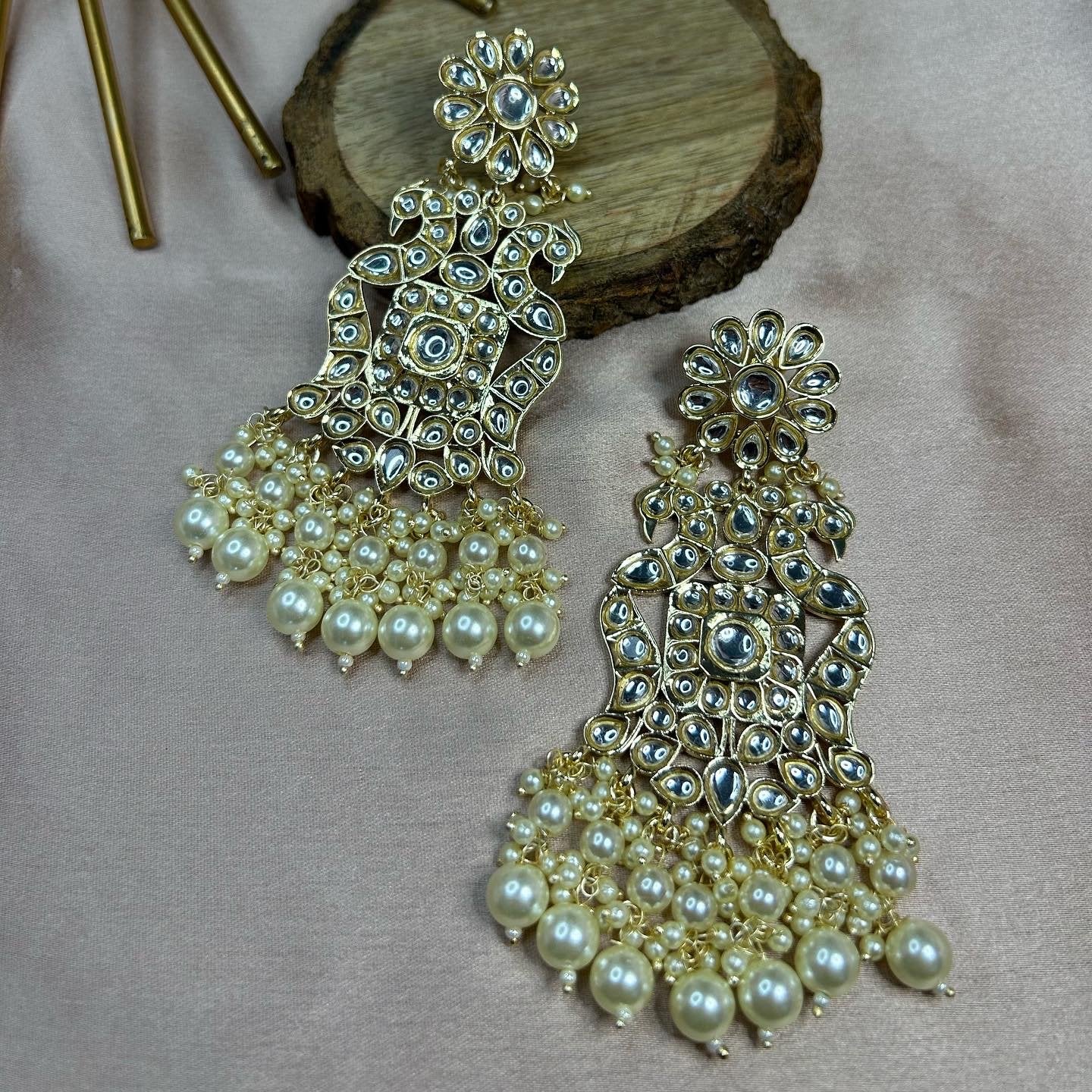 Baani: Earrings - Pearl