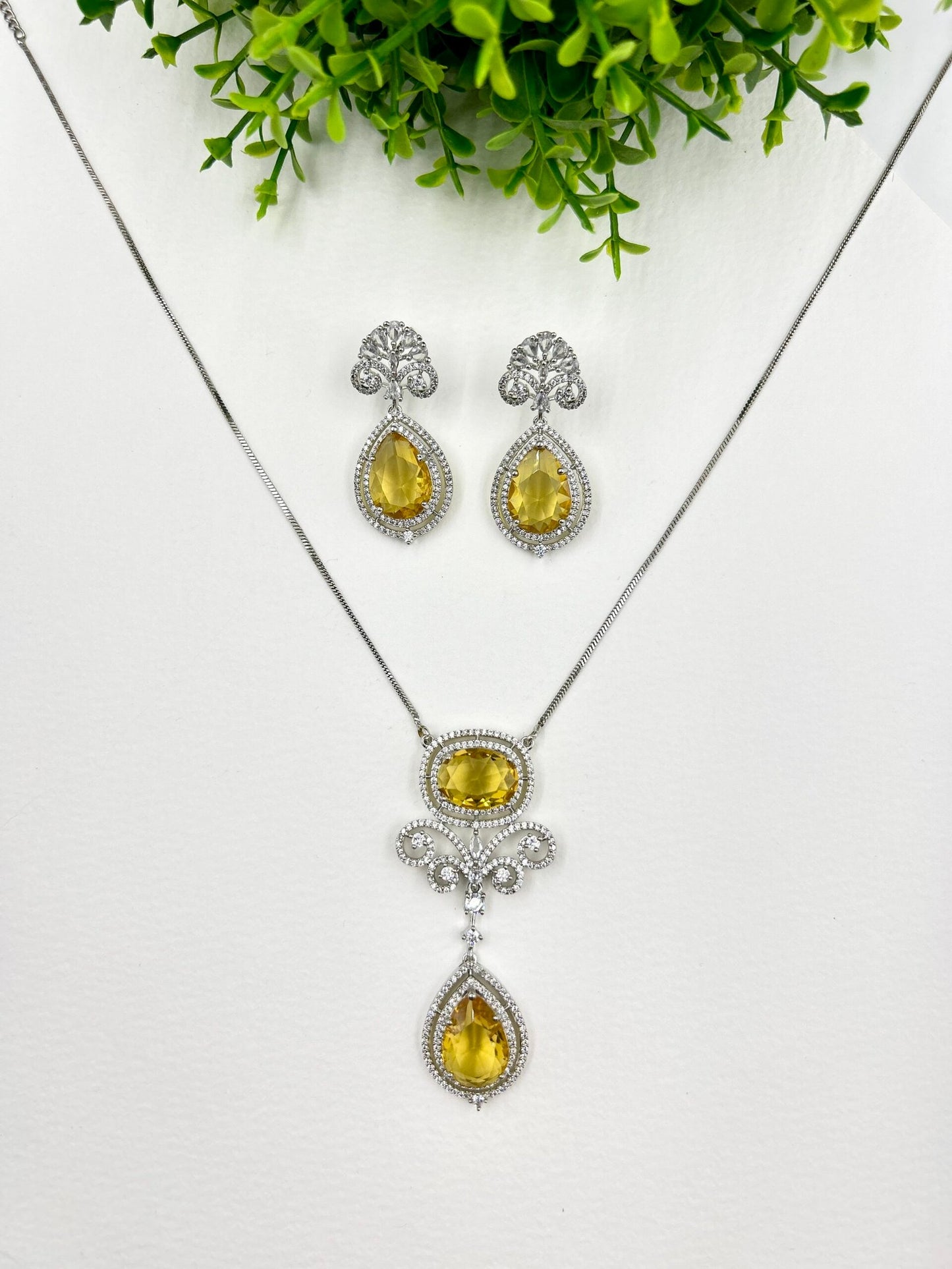 Regina AD Pendant Set - Yellow