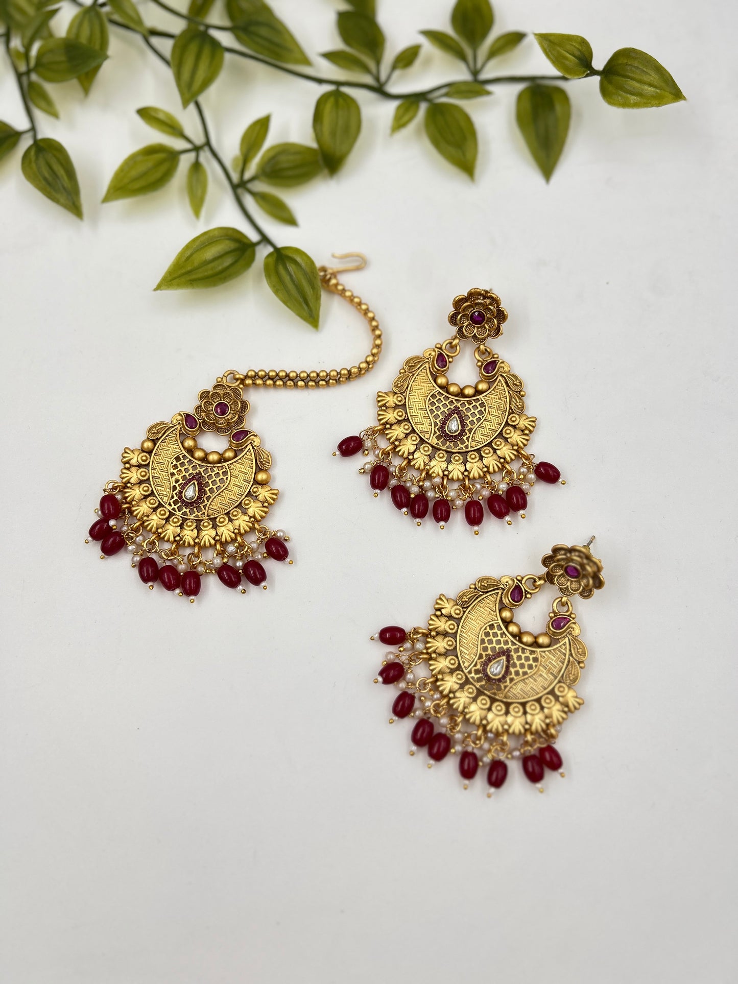 Anuradha Gold Teeka Set : Maroon