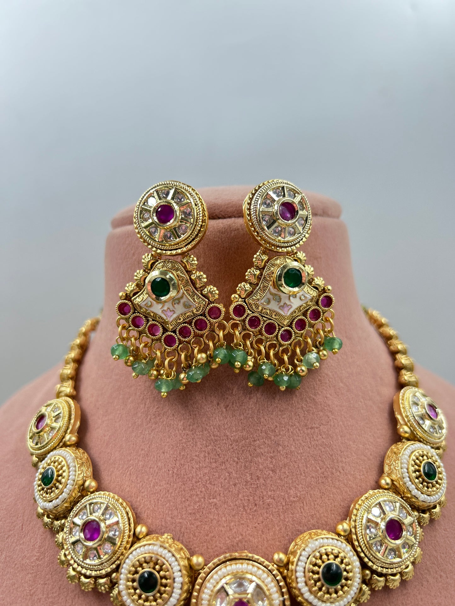 Veenita Gold Antique Necklace : RubyMint