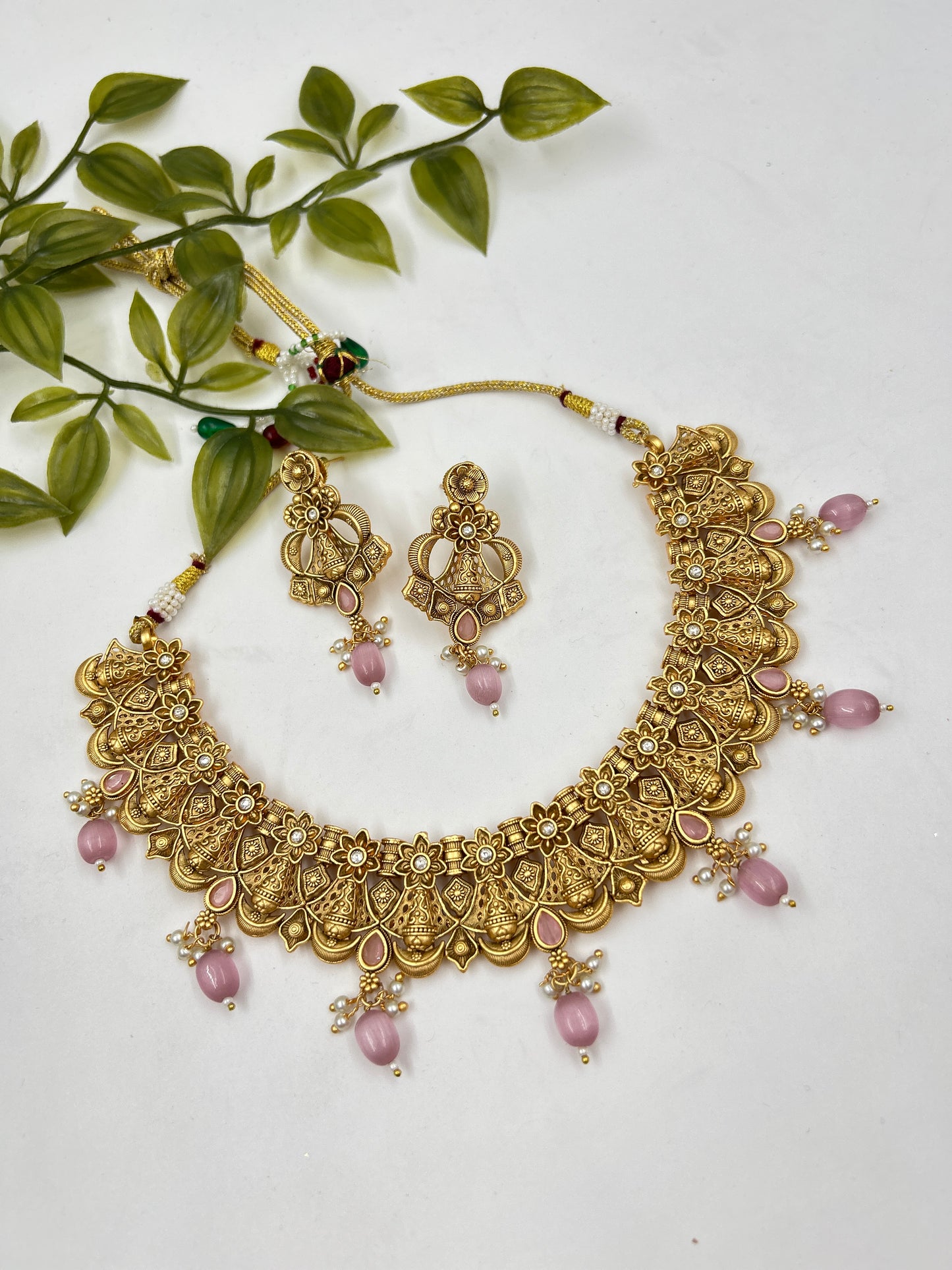 Sunaina Gold Necklace : Pink