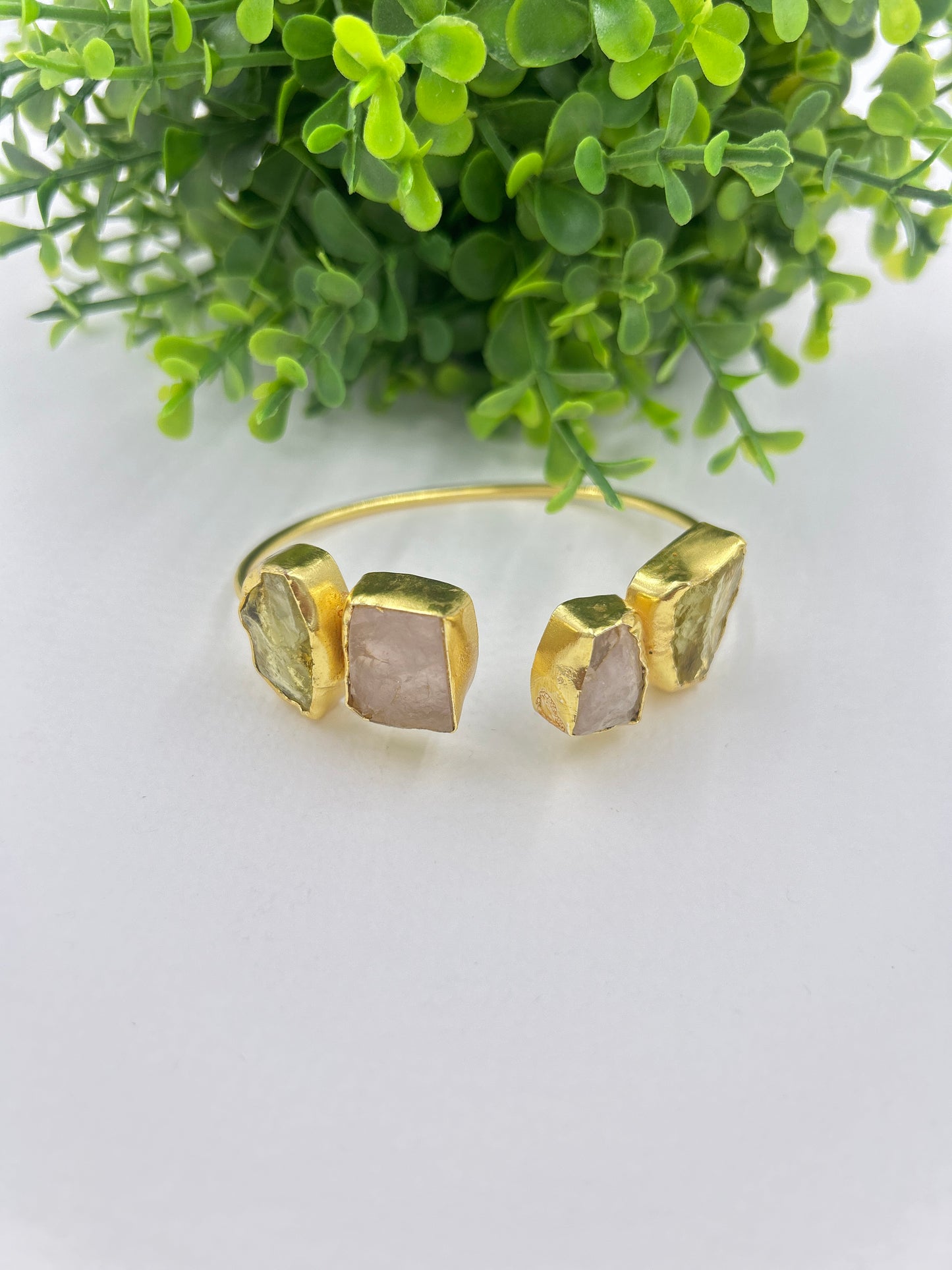 Vaanya Bracelet : Yellow-Blush
