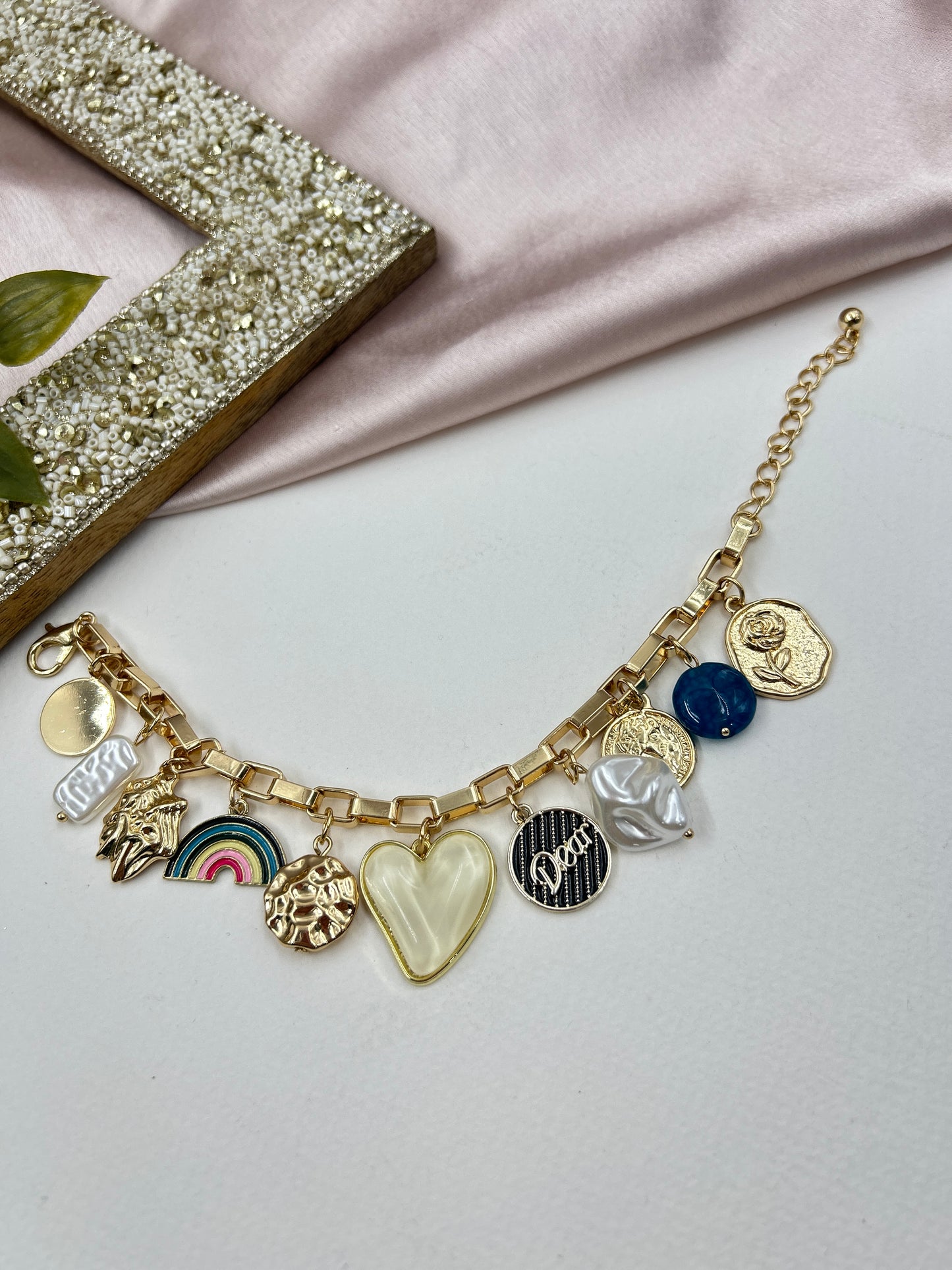 Charms Bracelet : 4 (18k gold Plated)
