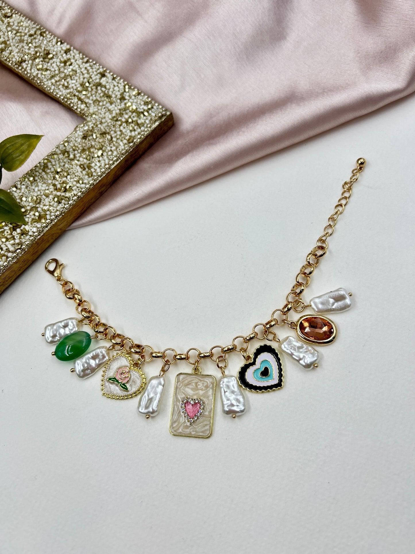 Charms Bracelet : 1 (18k gold Plated)