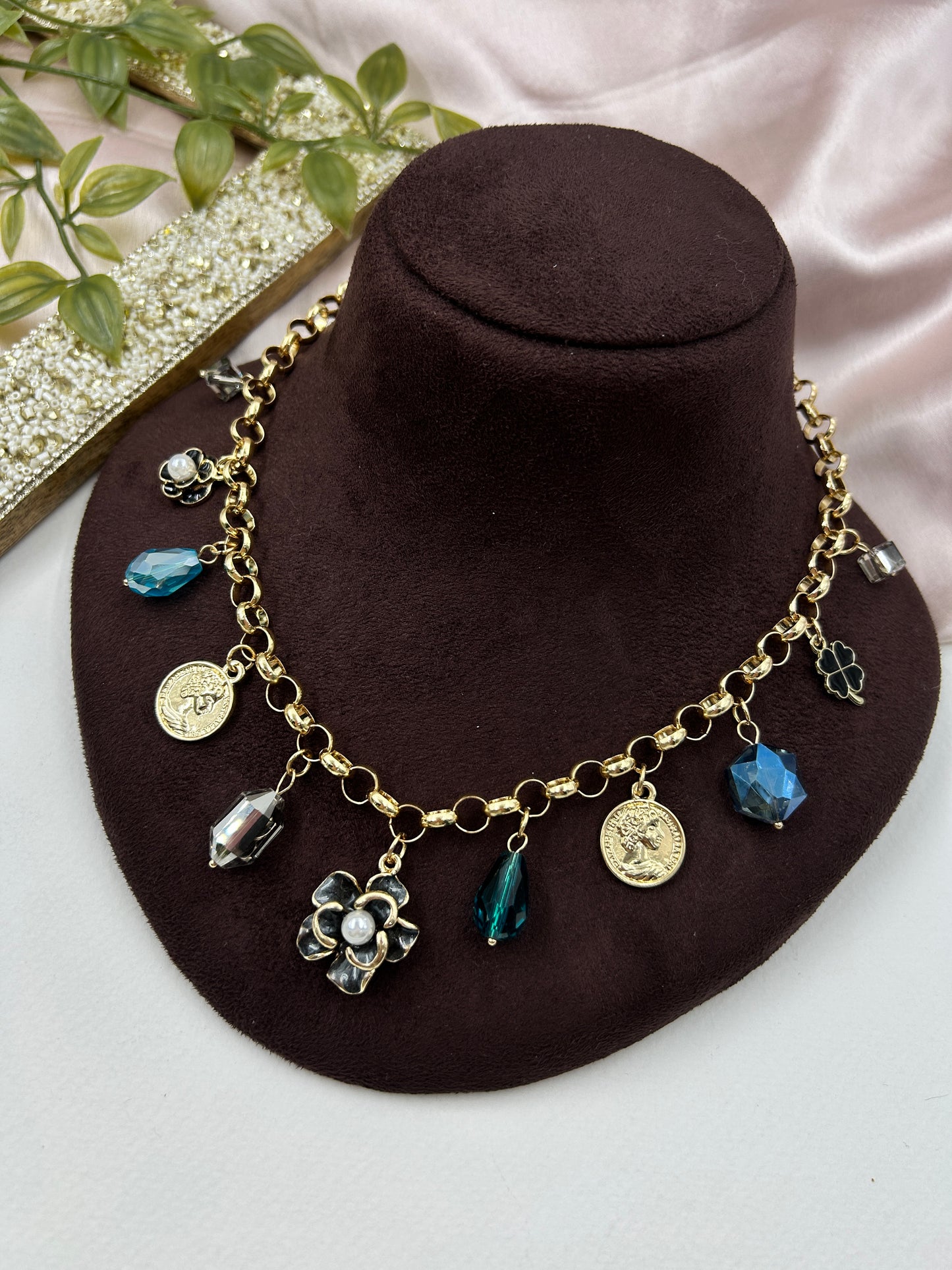 Charms Neckpiece : 6 (18k Gold Plated)