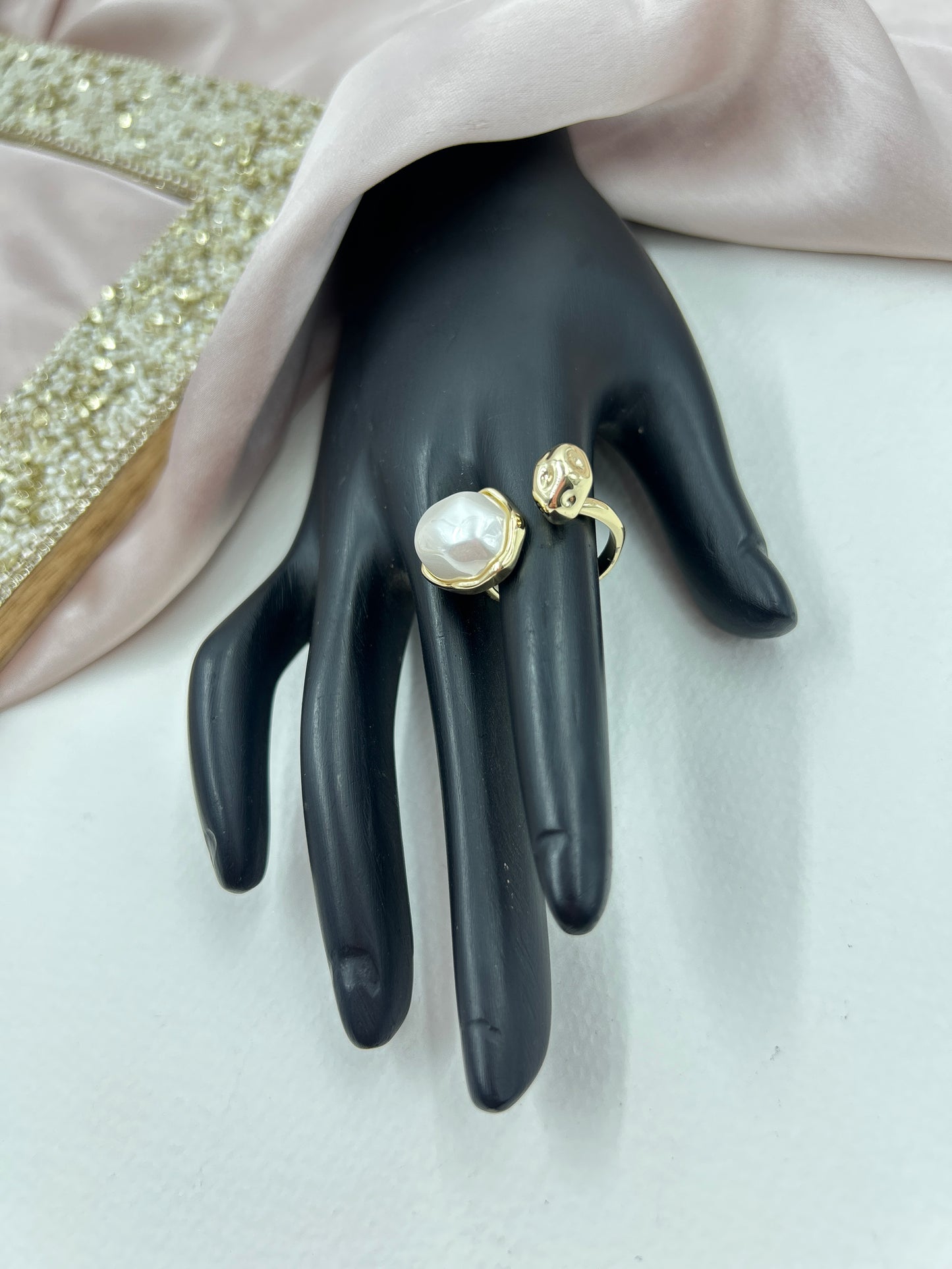 Luca Pearl Ring : 18K Gold Plated