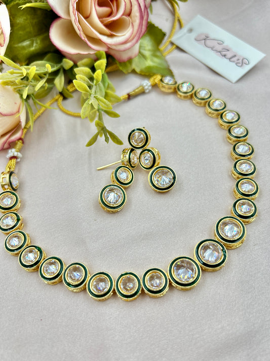 Meena Single Line Kundan Set : Gold