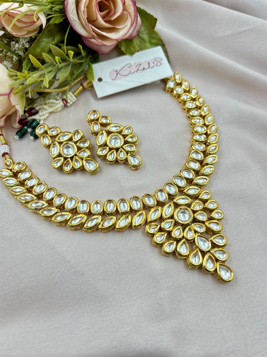 Adhija Kundan Necklace : Gold