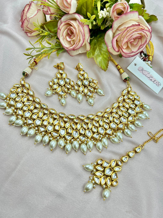 Ruchika Kundan Necklace Set : White