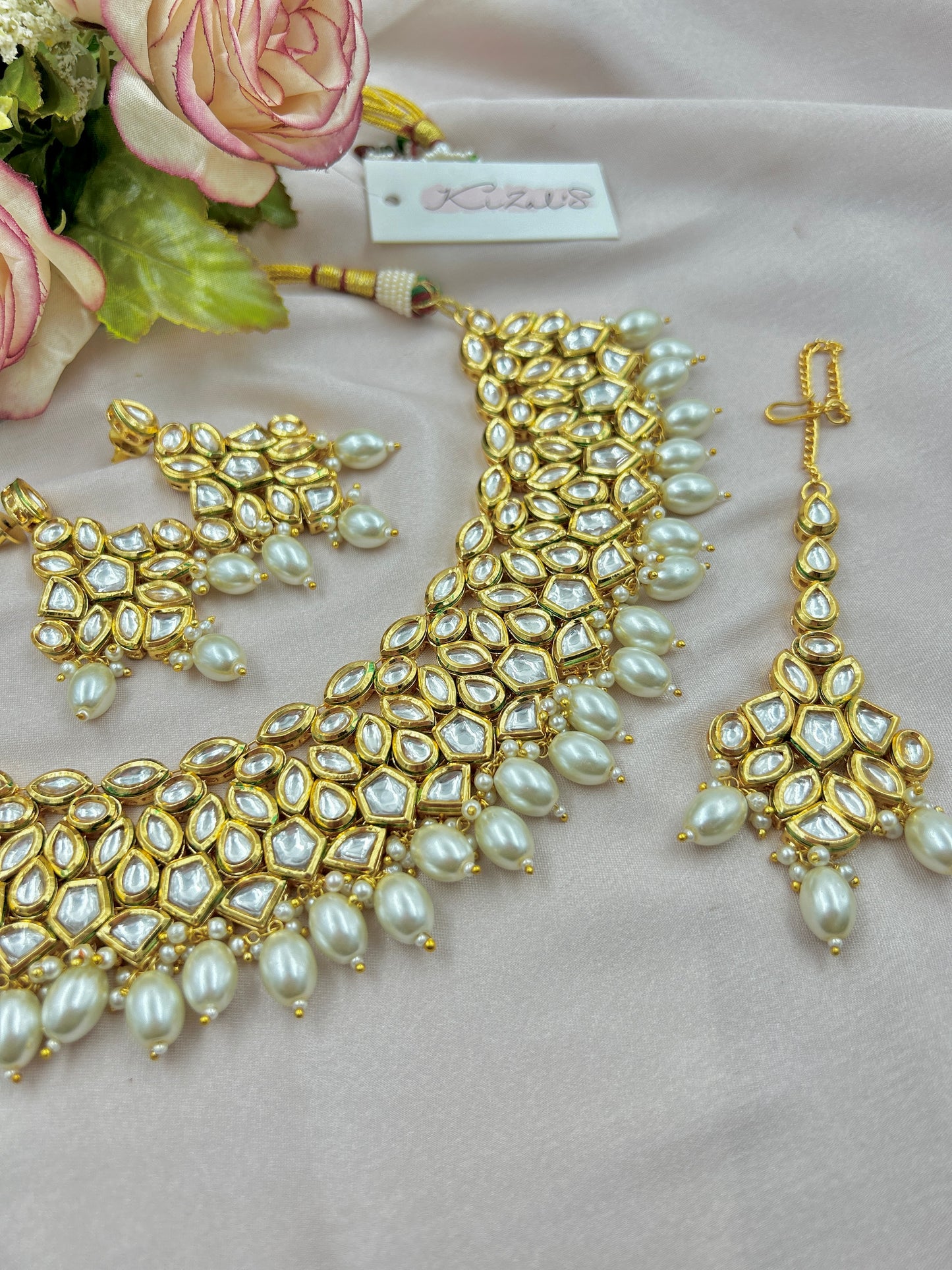 Ruchika Kundan Necklace Set : White