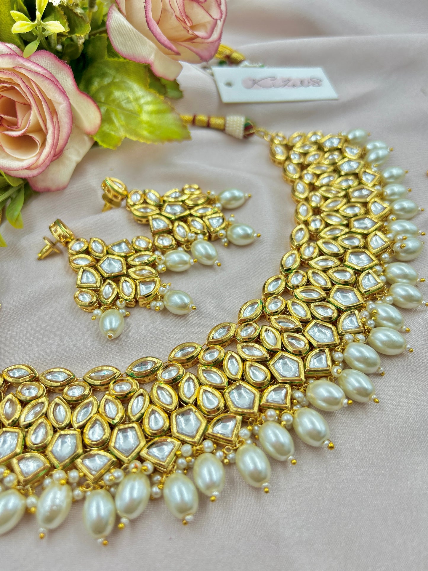 Ruchika Kundan Necklace Set : White