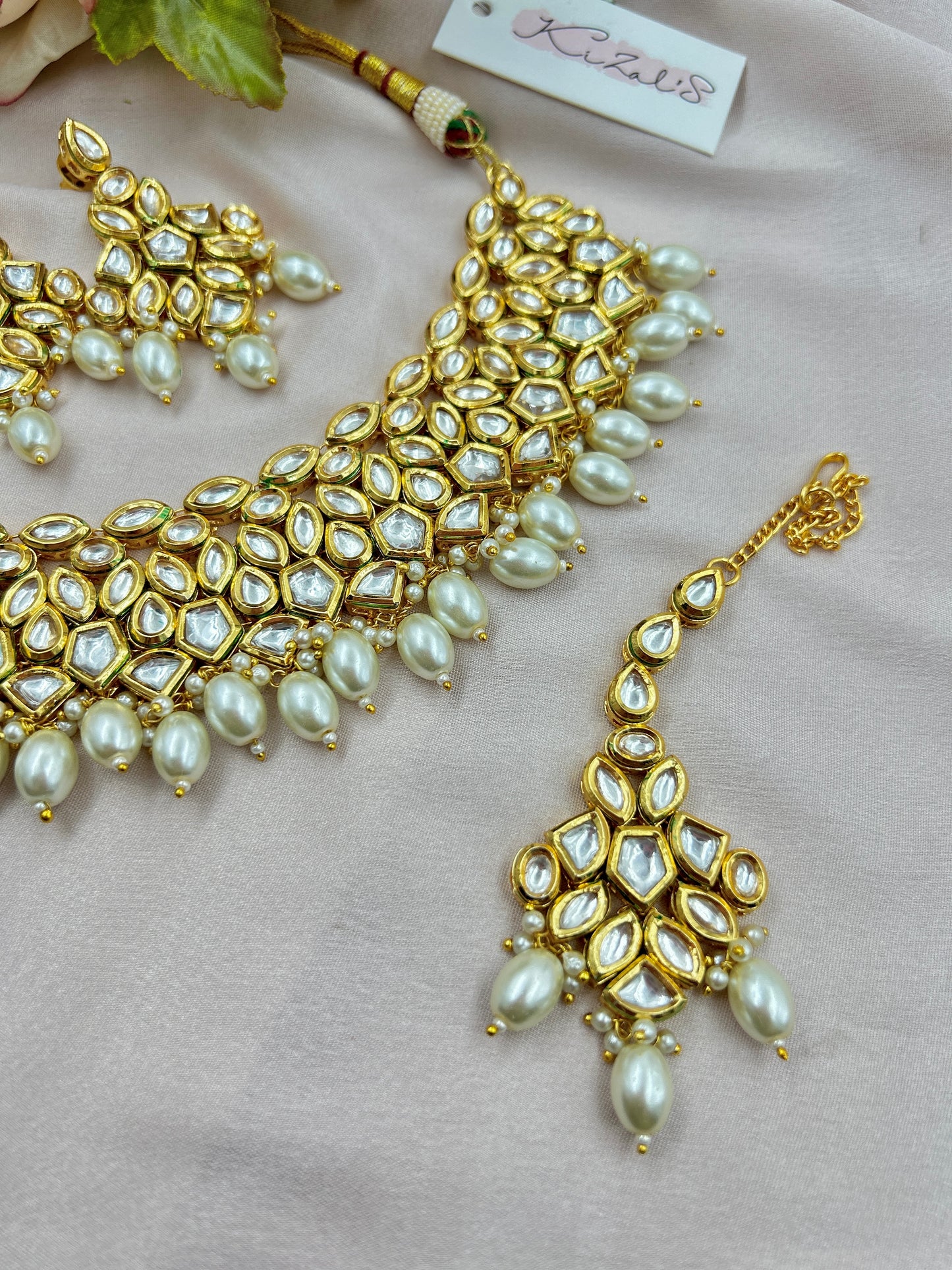 Ruchika Kundan Necklace Set : White