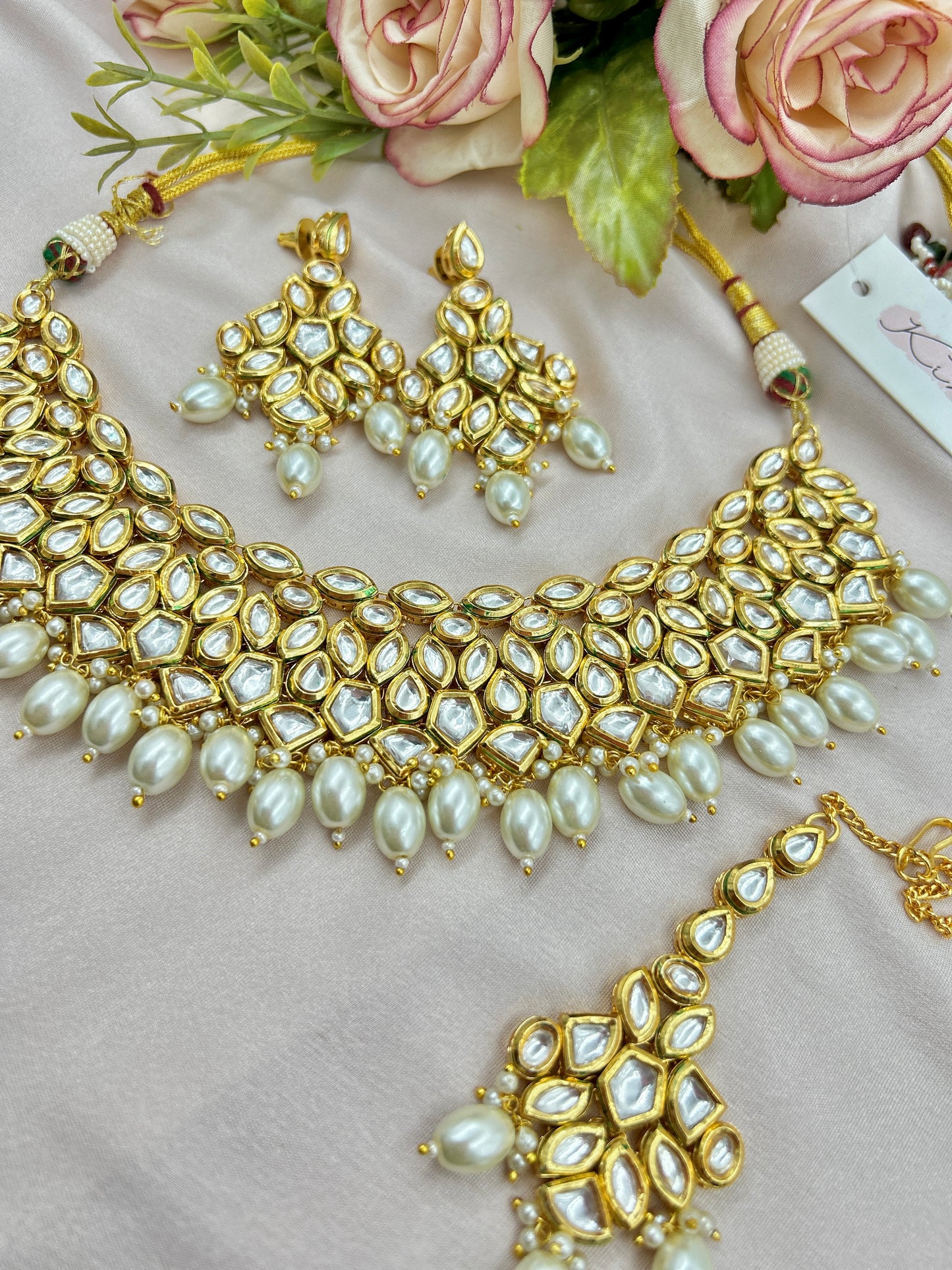 Ruchika Kundan Necklace Set : White