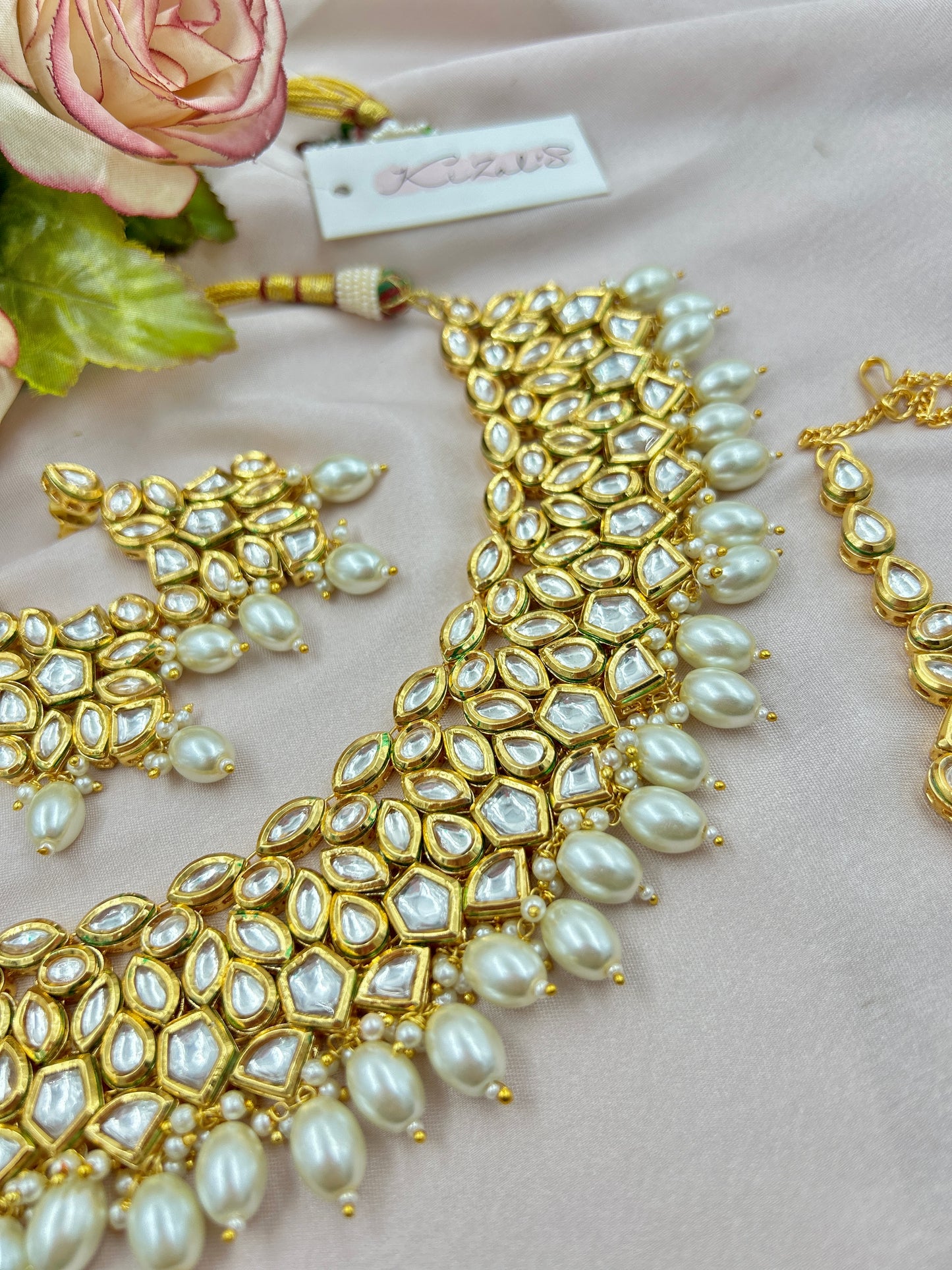 Ruchika Kundan Necklace Set : White
