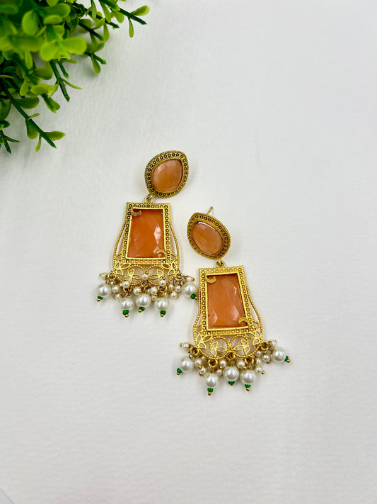 Mira Earrings : Peach