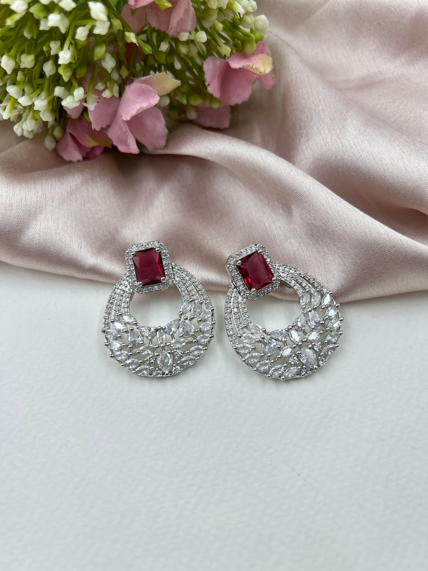 Shyna Earrings : Ruby