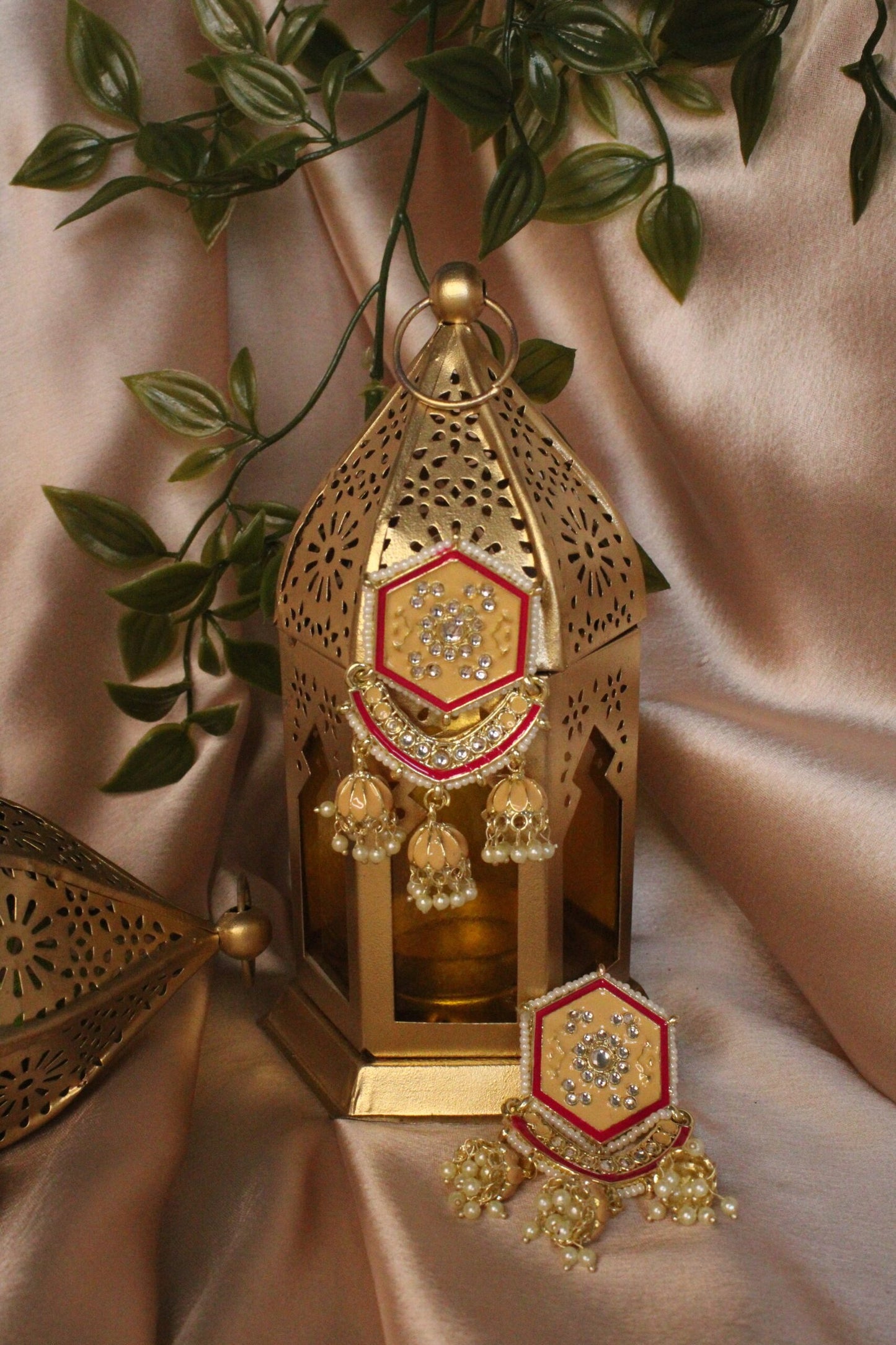 Aleezah: Earrings - Peach