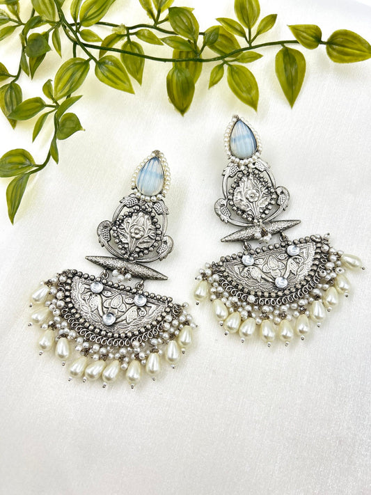 Qudrat Earrings - White