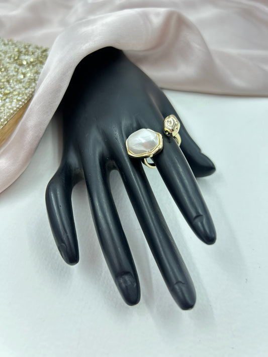 Luca Pearl Ring : 18K Gold Plated