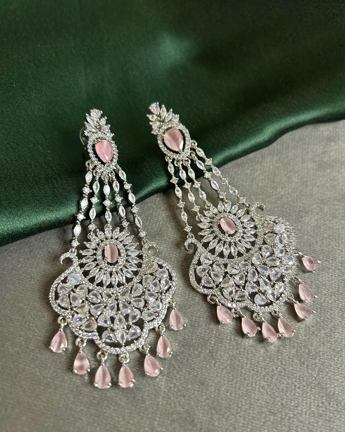 Kiara: Earrings - Light Pink