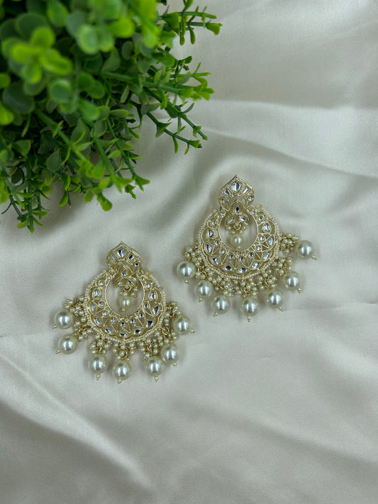 Vaanya Earrings - Pearl