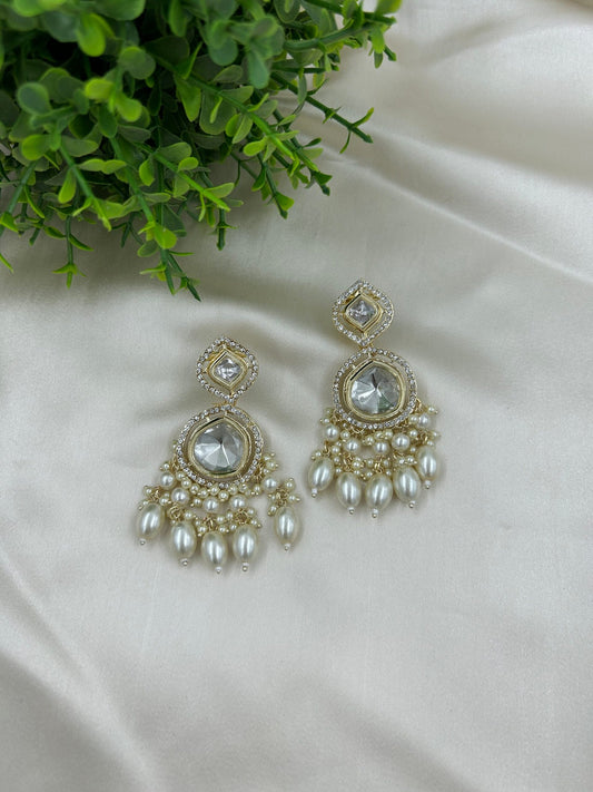 Chaarvi: Earrings - Pearl