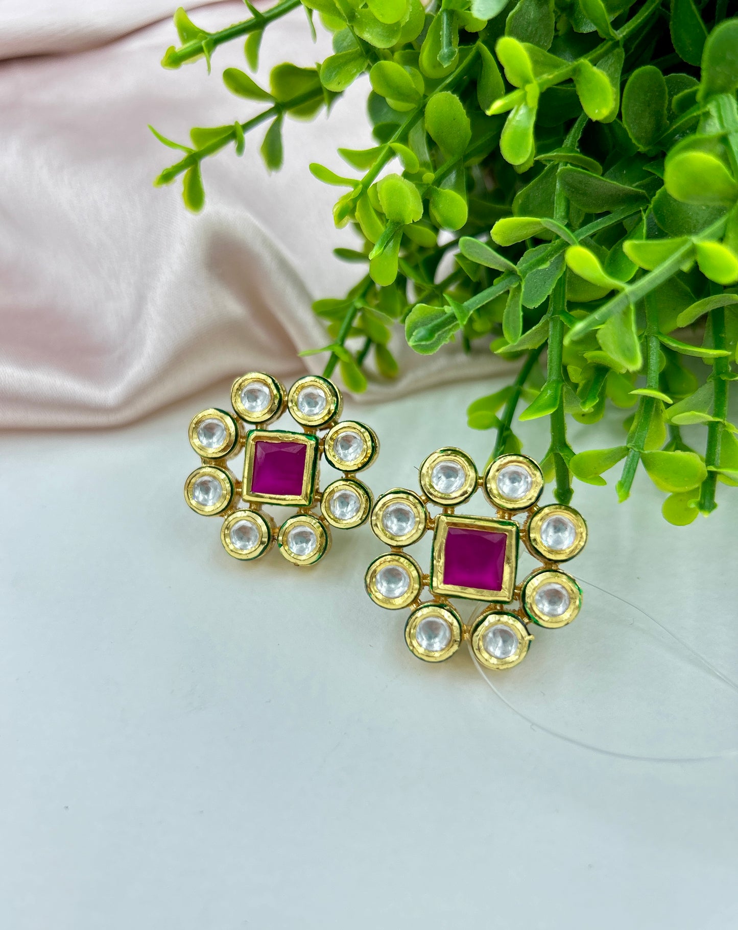 Preeti Studs : Rani