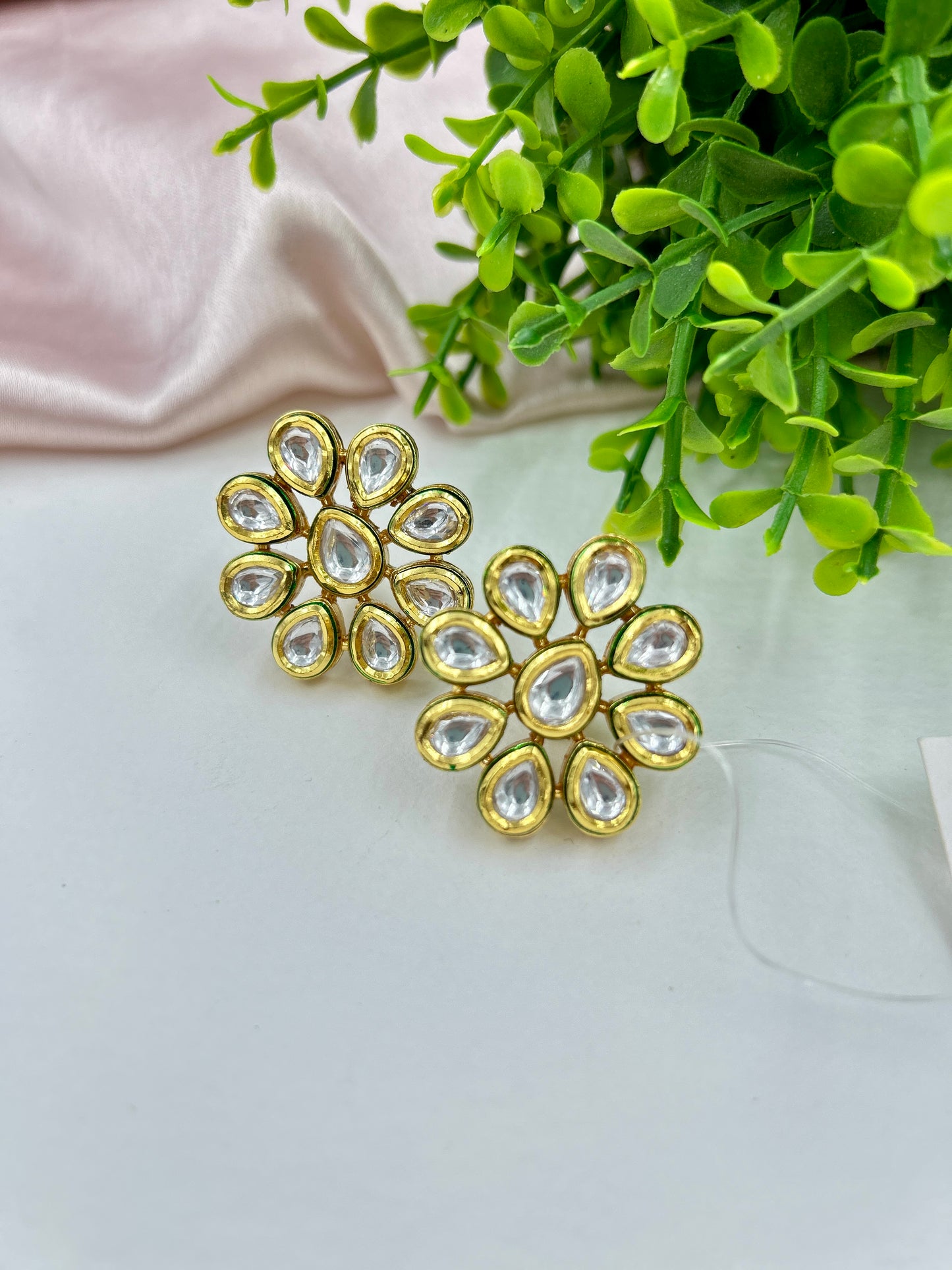 Surili Studs : Clear